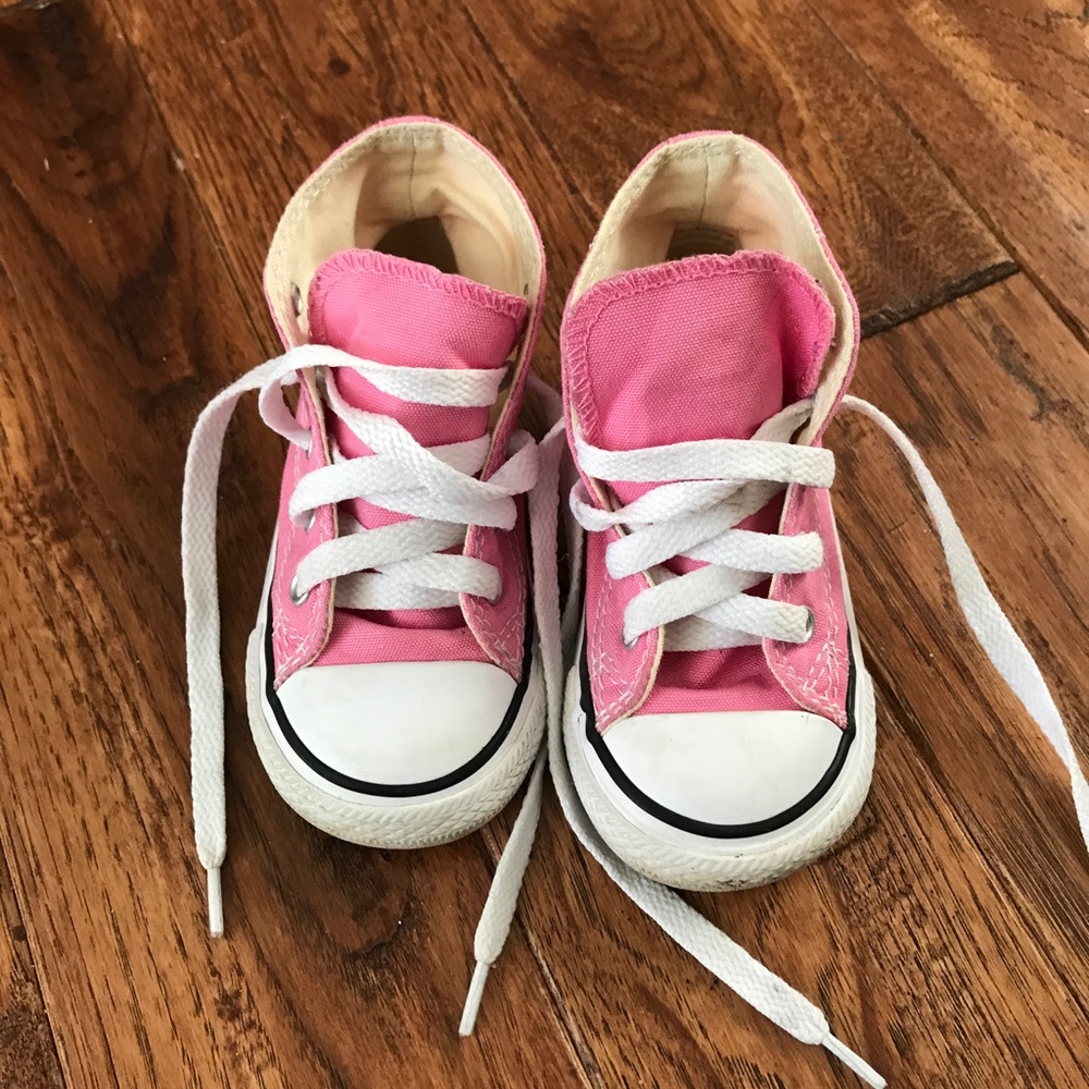 Pink converse - size 6 - gently used